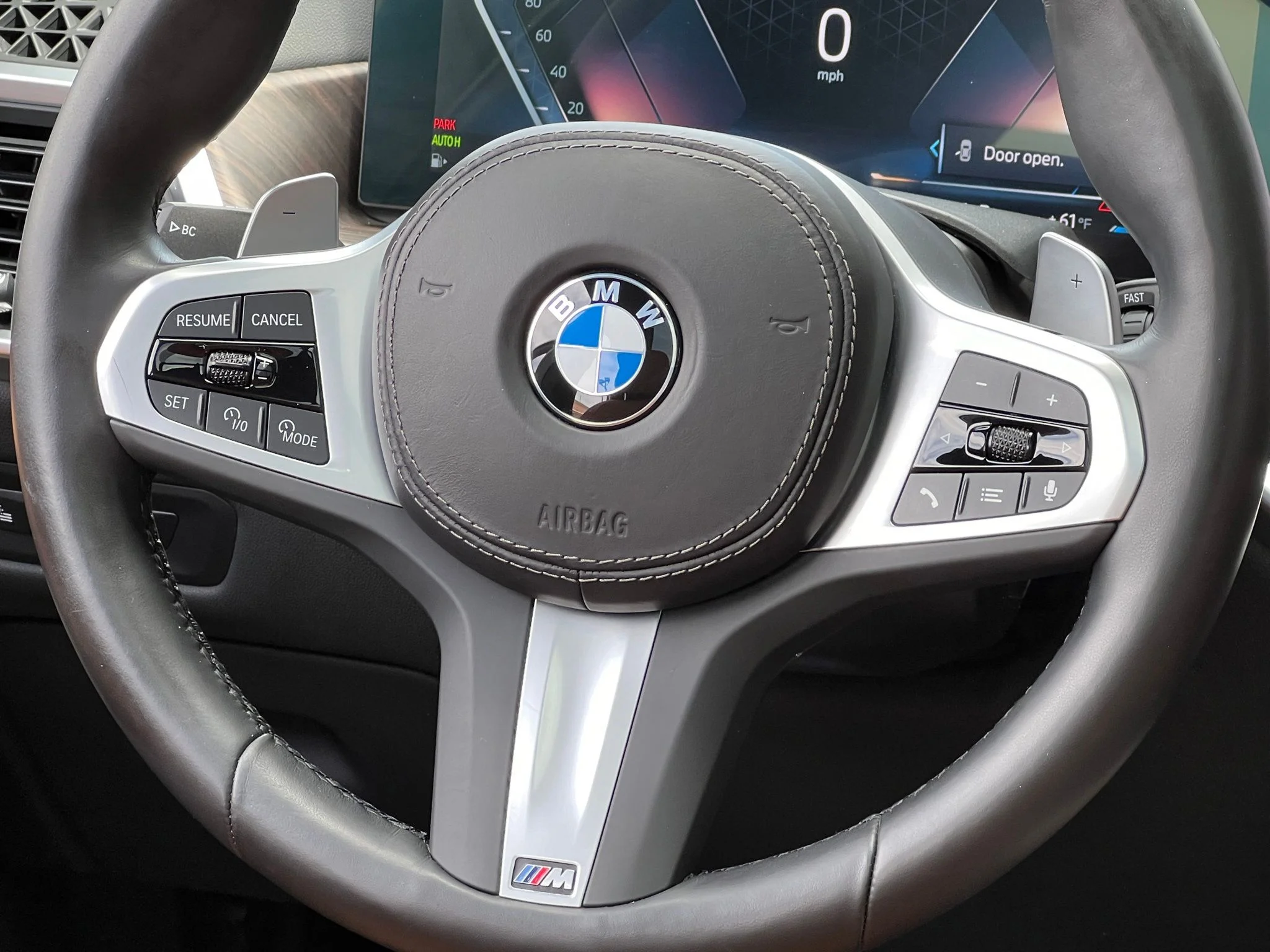 Used 2024 White BMW xDrive40i image 25