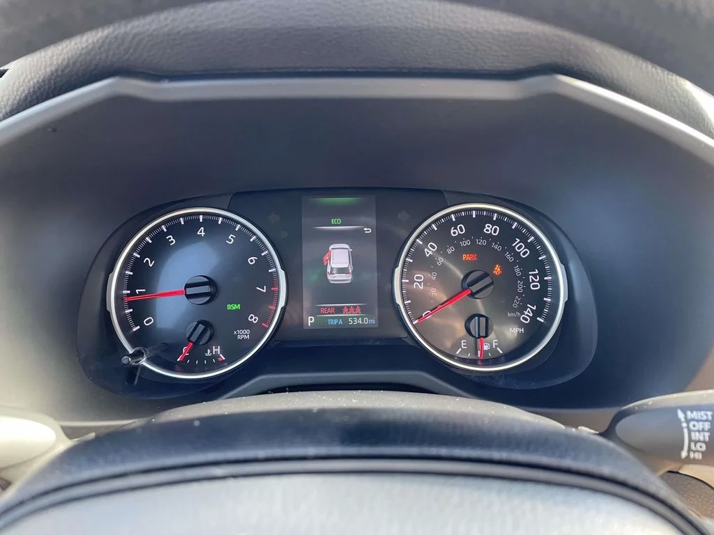 Used 2021  Toyota XLE image 21