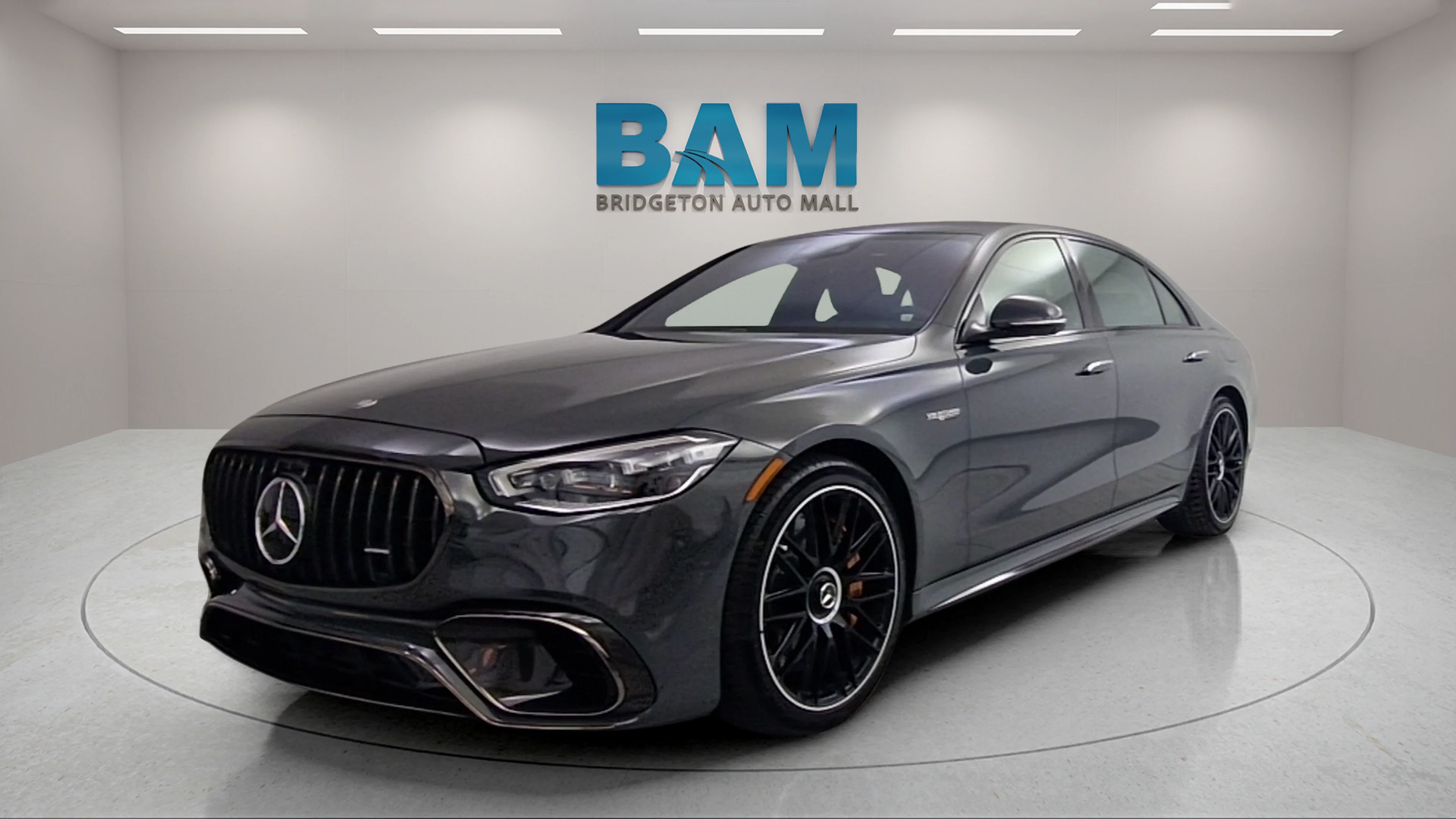 Used 2025  Mercedes-Benz AMG® S 63 E image 3