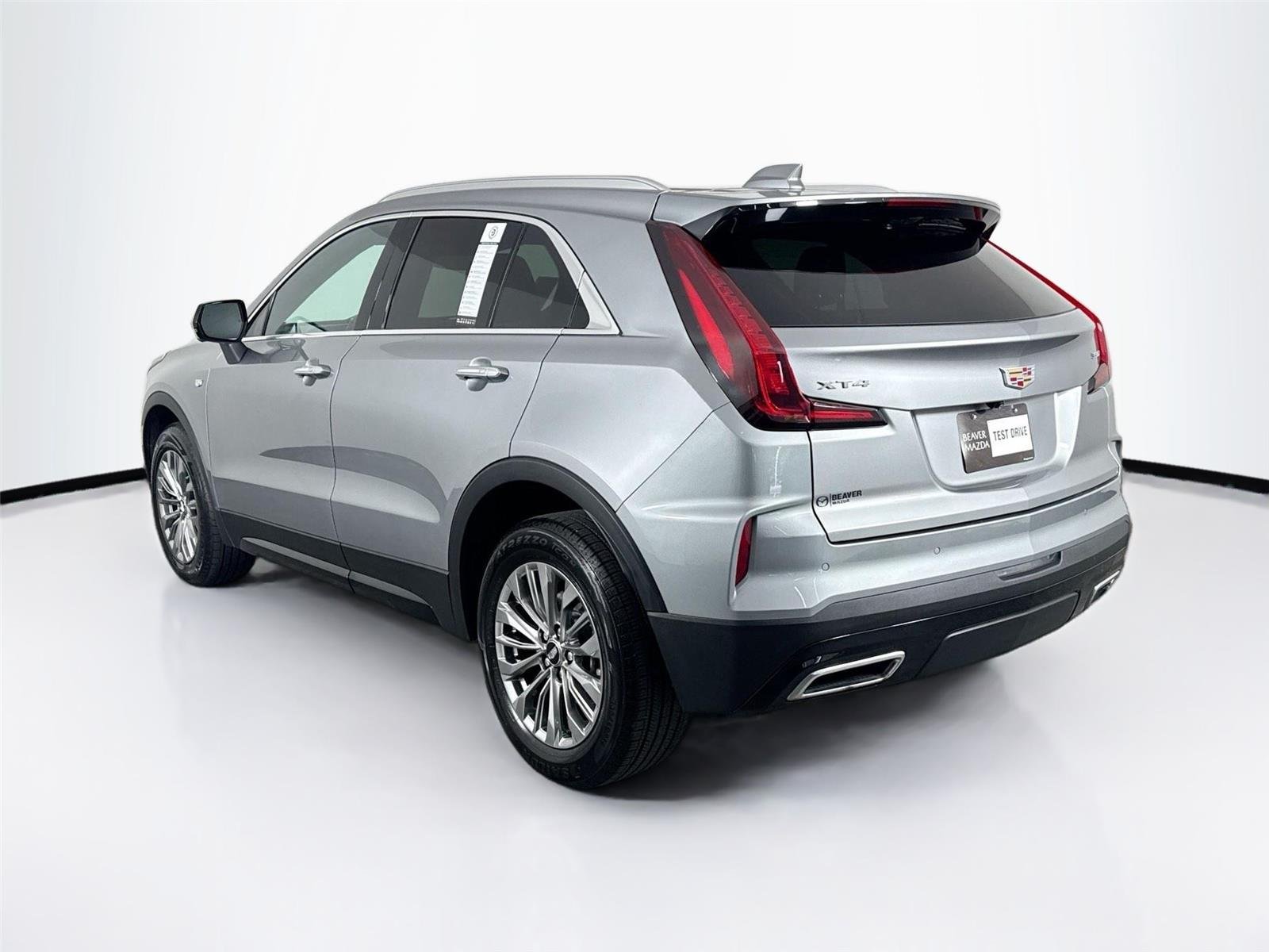 Used 2025 Argent Silver Metallic Cadillac FWD Premium Luxury image 12