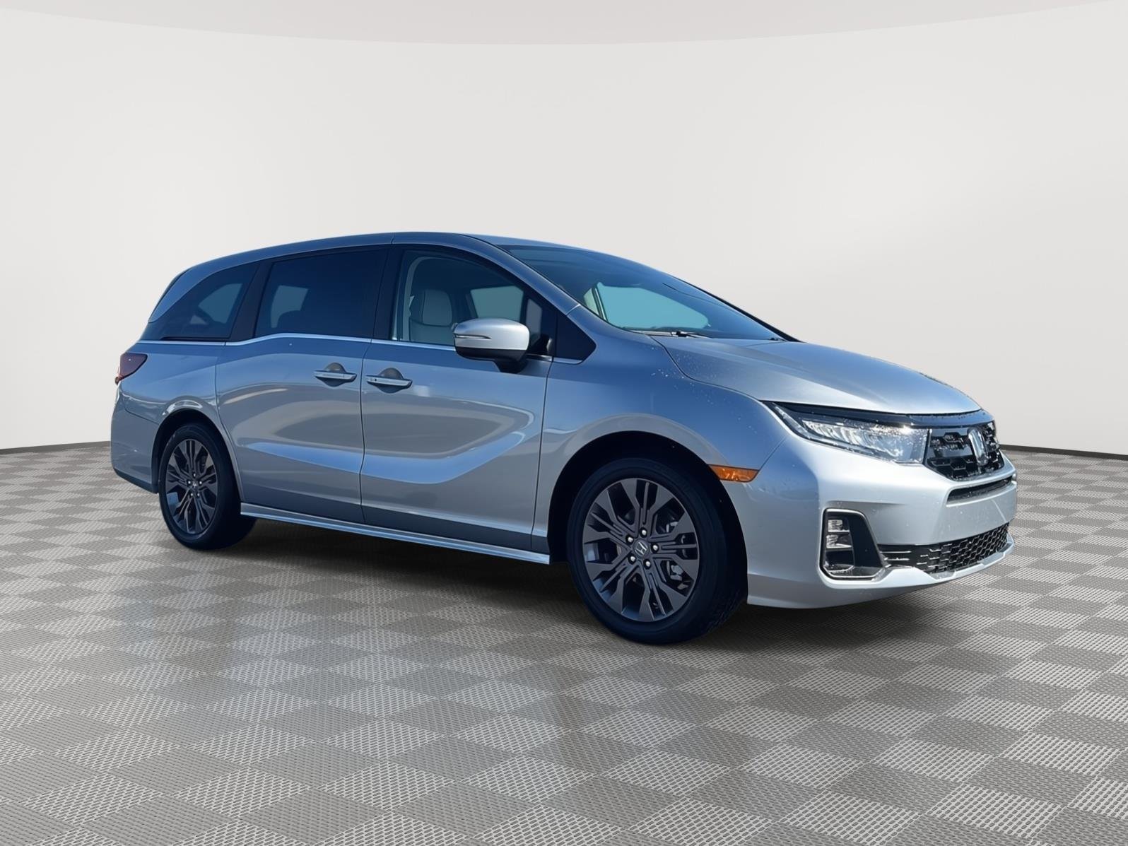2026 Honda Odyssey Touring's photo