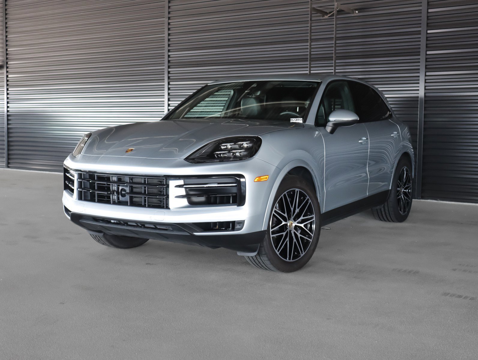2024 Porsche Cayenne -'s photo