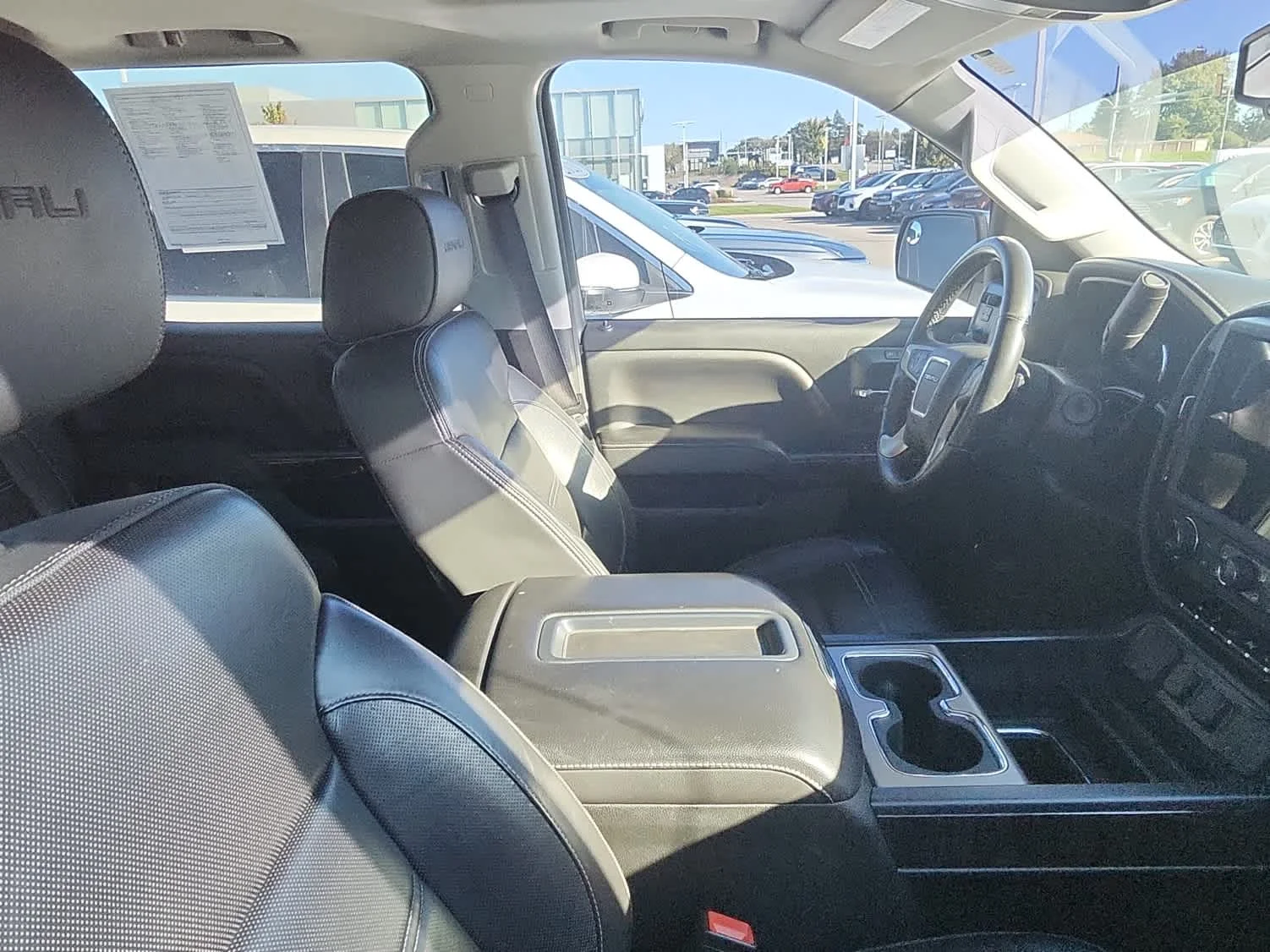 Used 2014 White Diamond Tricoat GMC Denali image 11