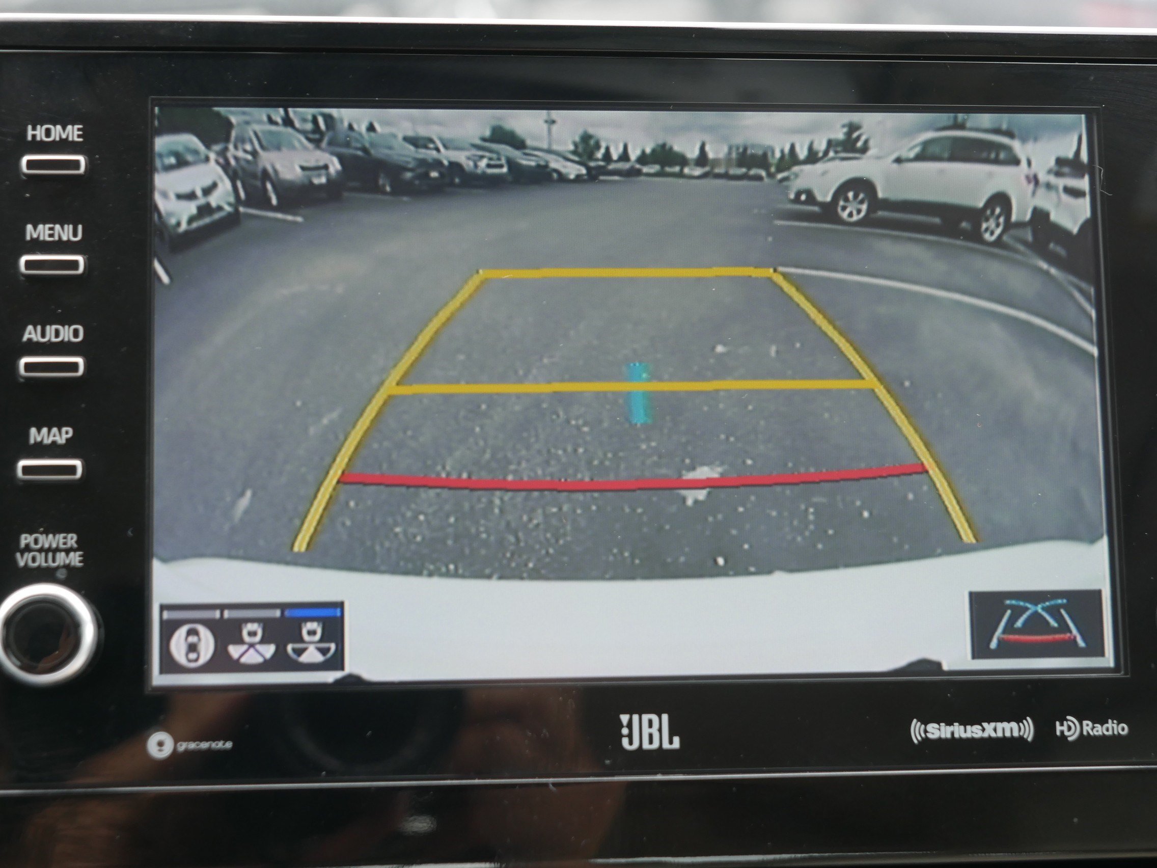 Used 2023 Wind Chill Pearl Toyota XLE image 27