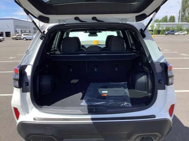 New 2026 CRYSTAL WHITE PEARL Subaru Premium image 18