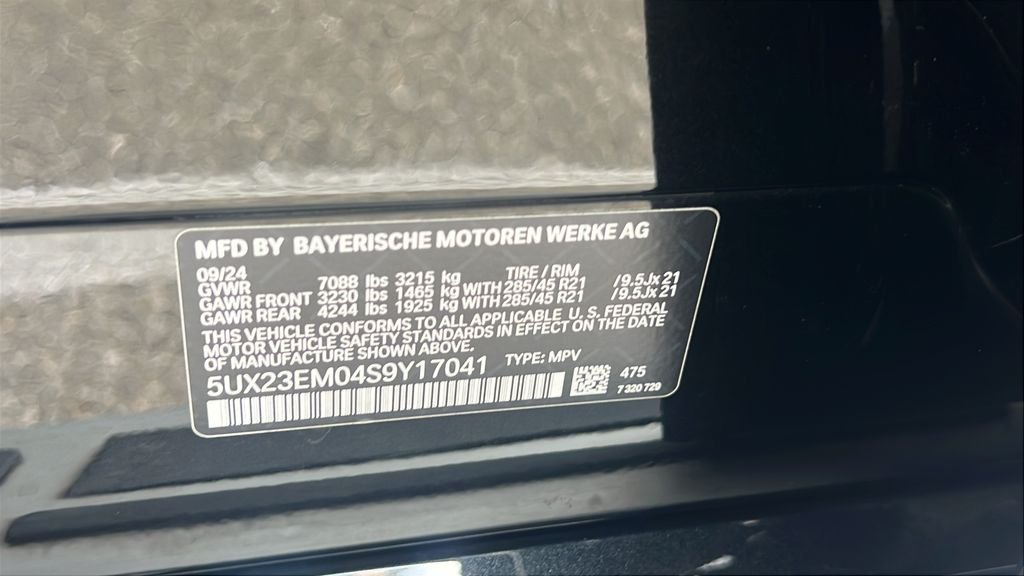 Used 2025 Black BMW xDrive40i image 25