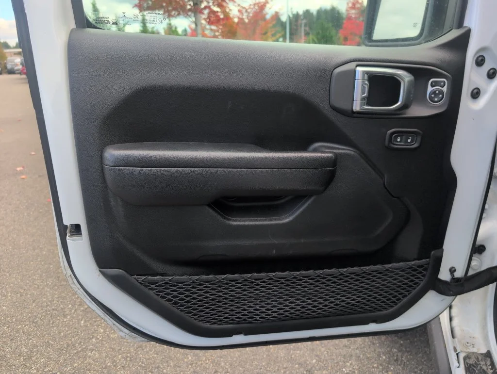 Certified Used 2021 White Jeep Rubicon image 14