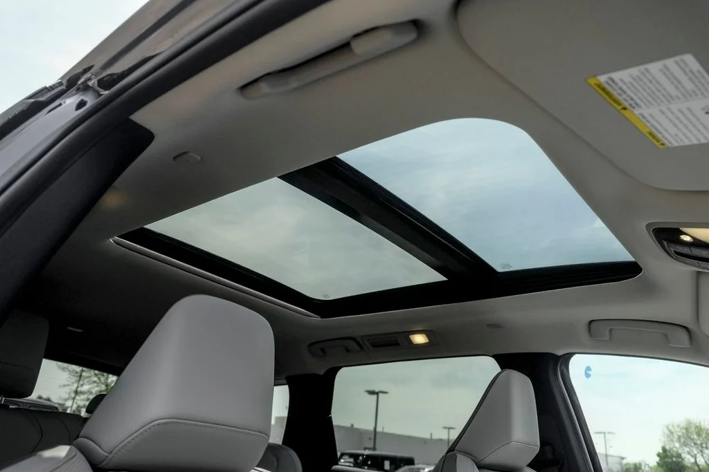 New 2027 MINERAL BLACK INFINITI Luxe AWD image 25