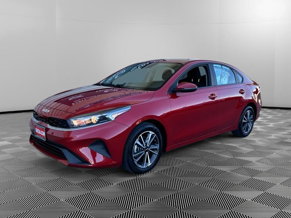 2024 Kia Forte LXS AT's photo