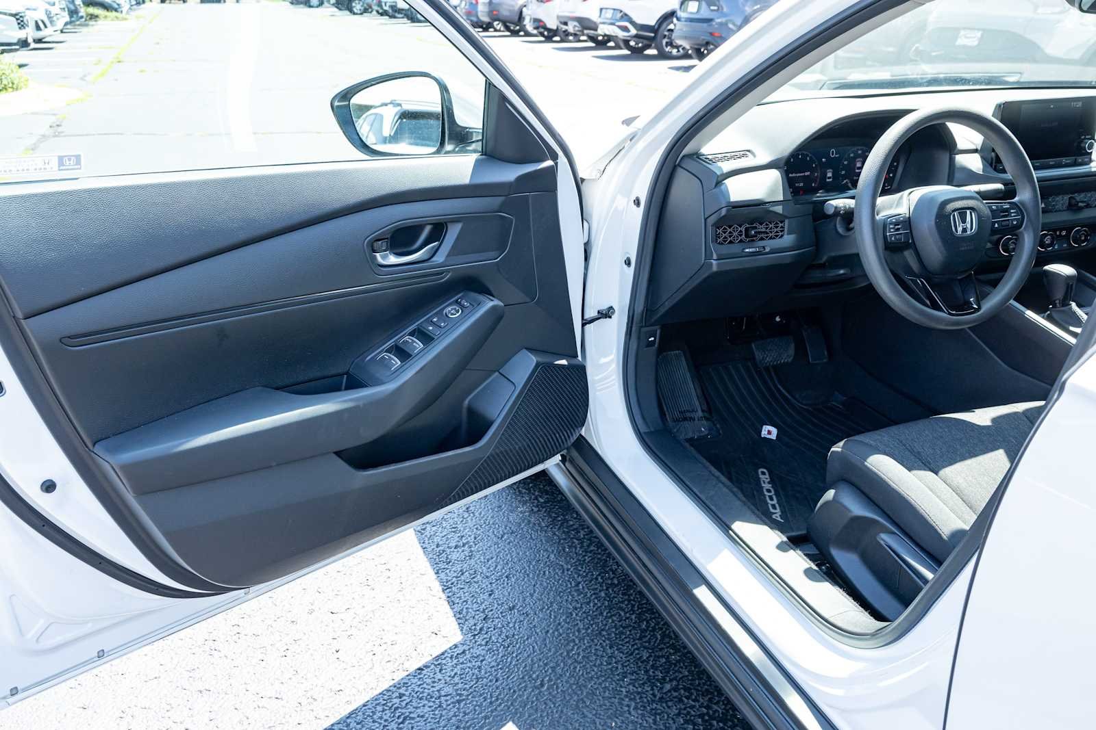 Used 2024 Platinum White Pearl Honda LX image 12