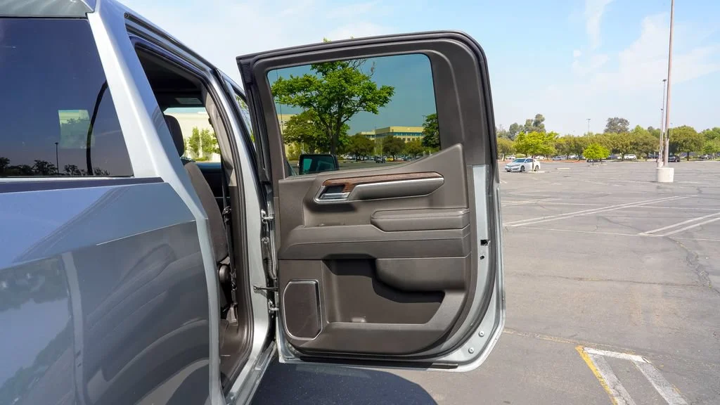 New 2026 Sterling Metallic GMC Elevation image 13
