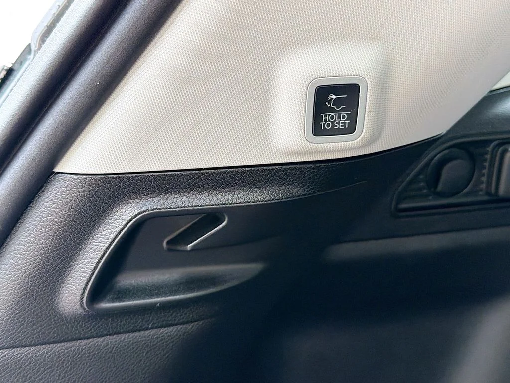 Used 2022 Gray Metallic Jeep Limited image 39