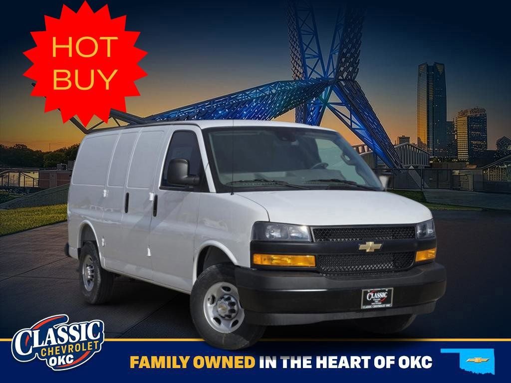 2025 Chevrolet Express 2500 Work Van HD's photo