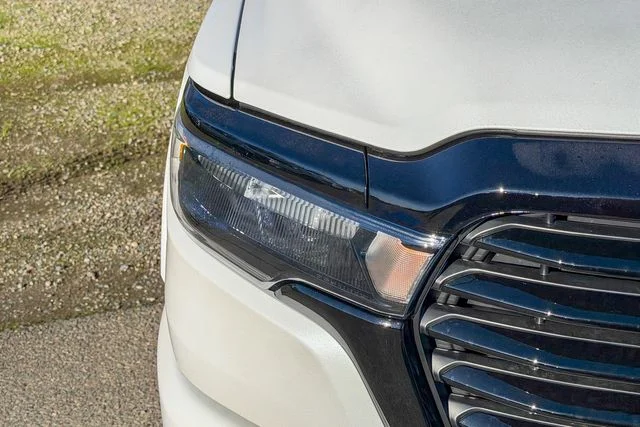 New 2026 Ivory White Tri-Coat Pearl-Coat Exterior Paint RAM Laramie image 5