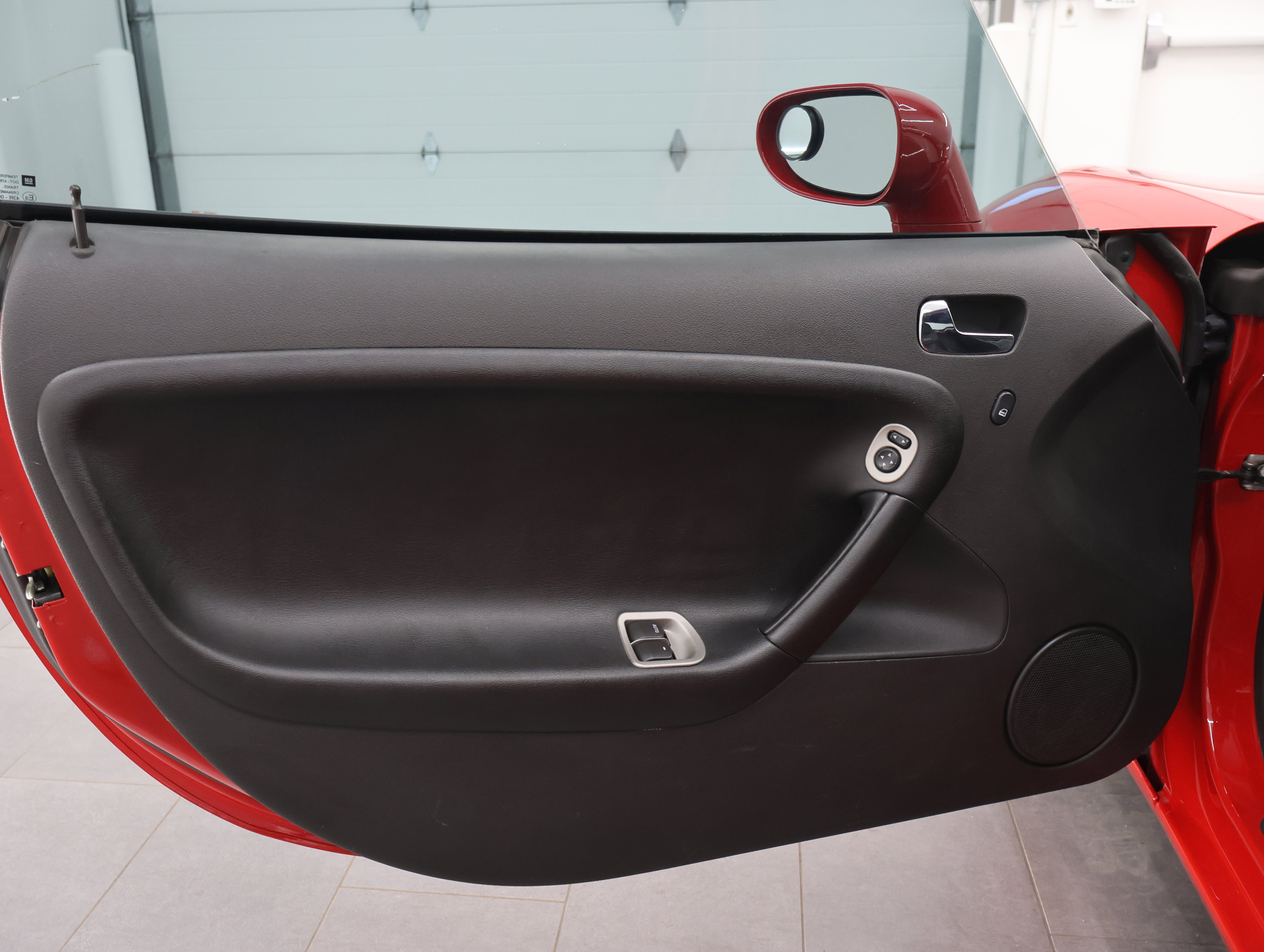 Used 2007 Aggressive (Victory Red) Pontiac GXP Convertible: GXP-CONVERTIBLE-5 SPEED STICK-BLACK LEATHER-LIKE NEW TIRES image 30