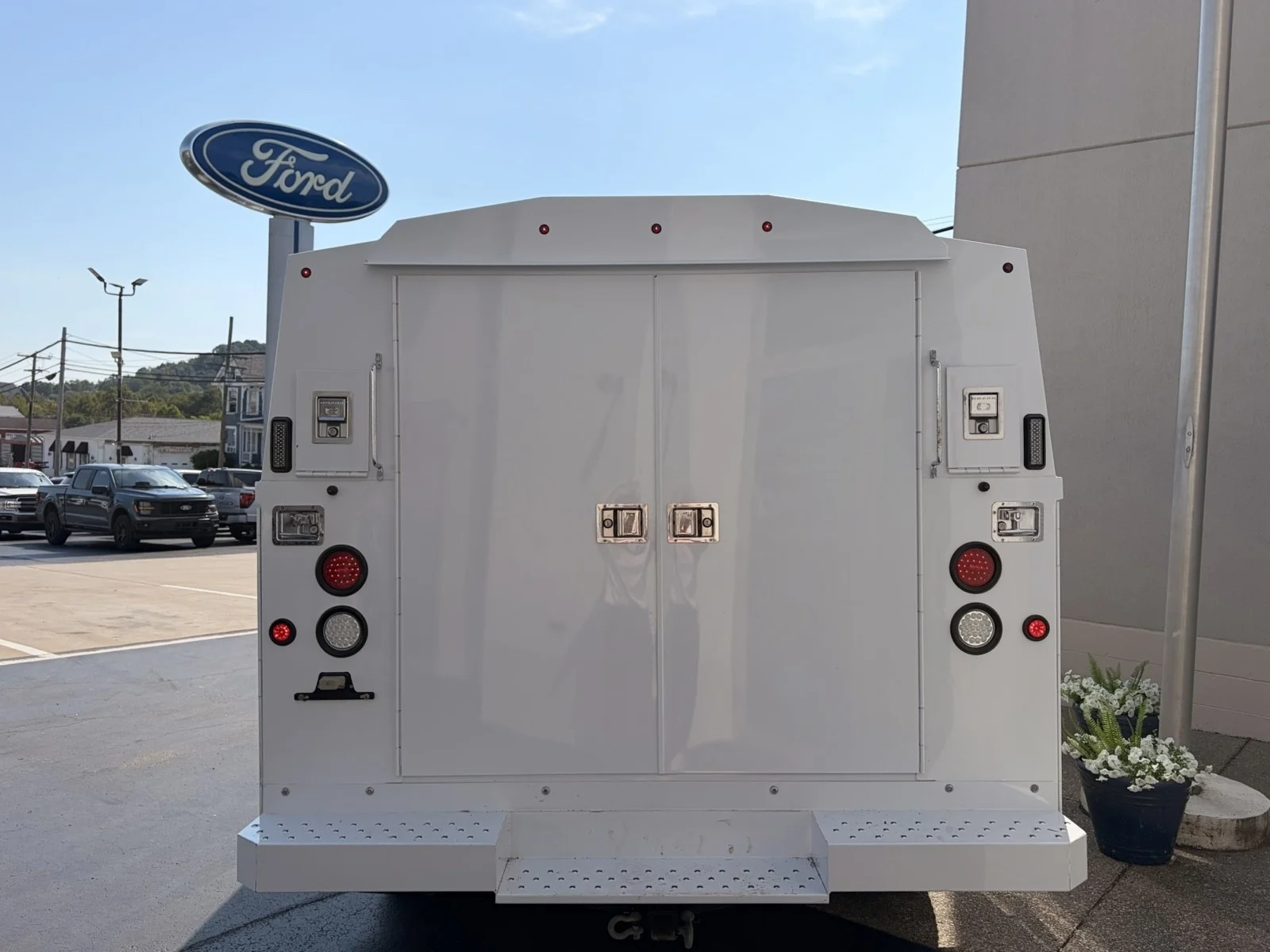 Used 2013 White Ford  image 7