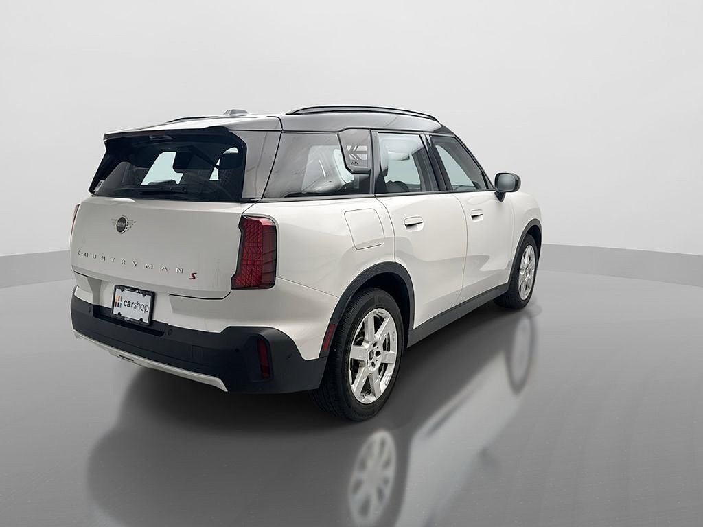 Used 2025 White Metallic MINI Signature Plus image 5