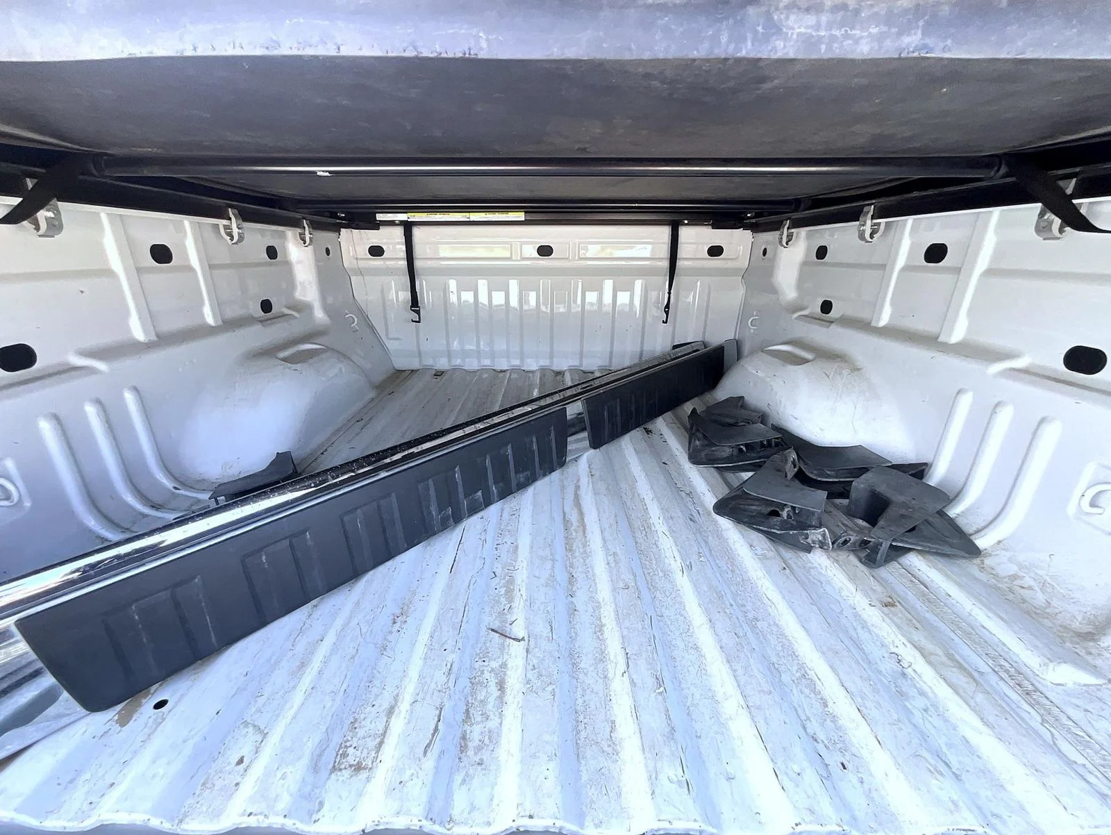Used 2019 White GMC SLE1 image 23