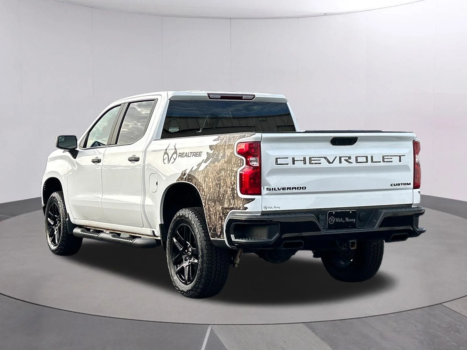 Used 2024 Summit White Chevrolet Custom Trail Boss image 3