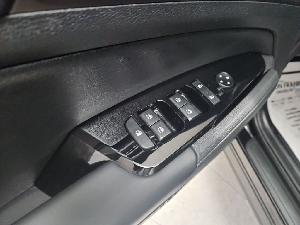Used 2025 Black Kia EX image 19