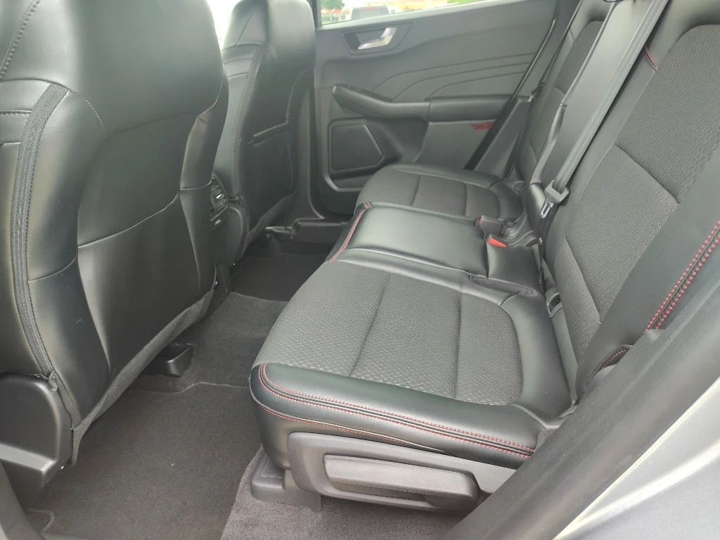 Used 2024 Iconic Silver Metallic Ford ST-Line image 14