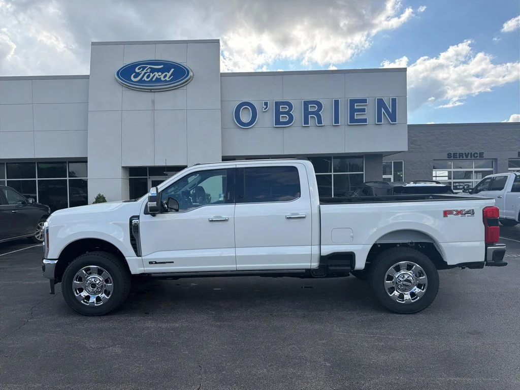 New 2026 Star White Metallic Tri-Coat Ford F-250® Lariat® image 2