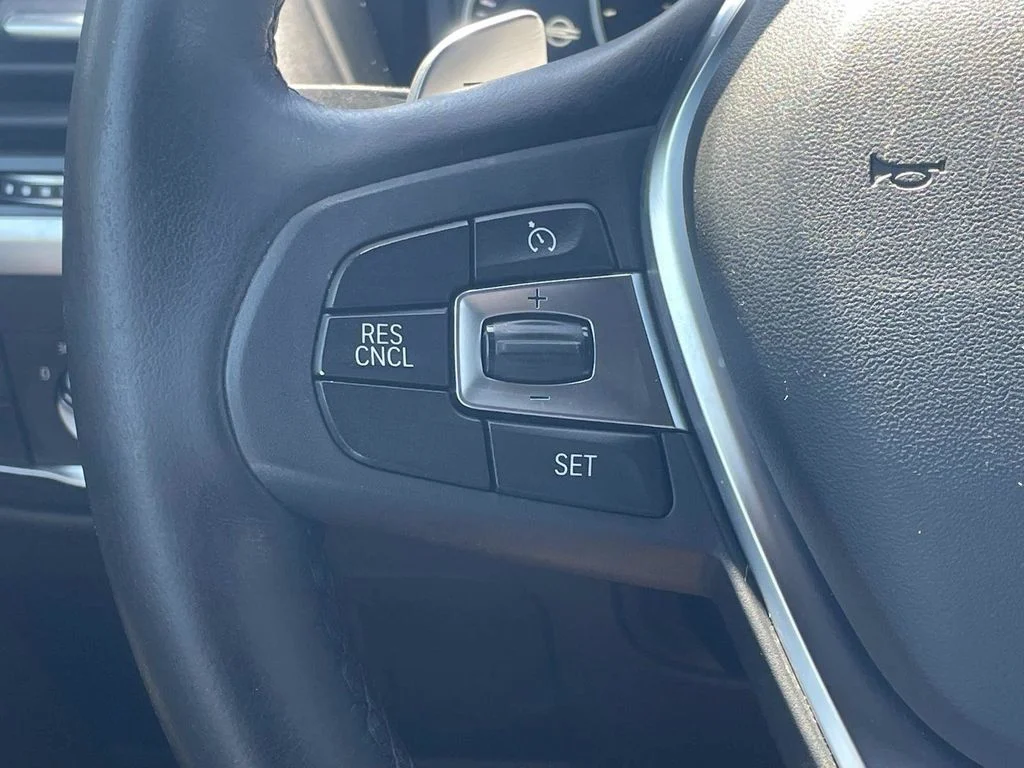 Used 2019 White BMW xDrive30i image 24