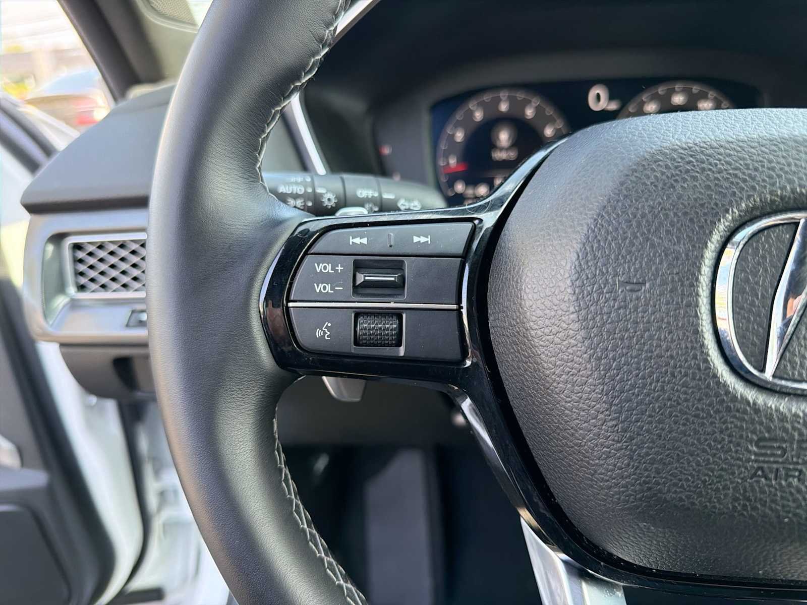 Used 2023 Platinum White Pearl Acura w/A-Spec Technology Package image 25