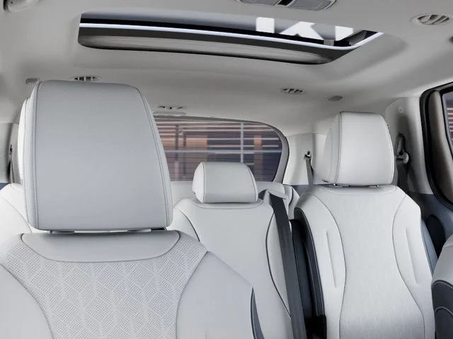 New 2026 Snow White Pearl Kia SX image 27