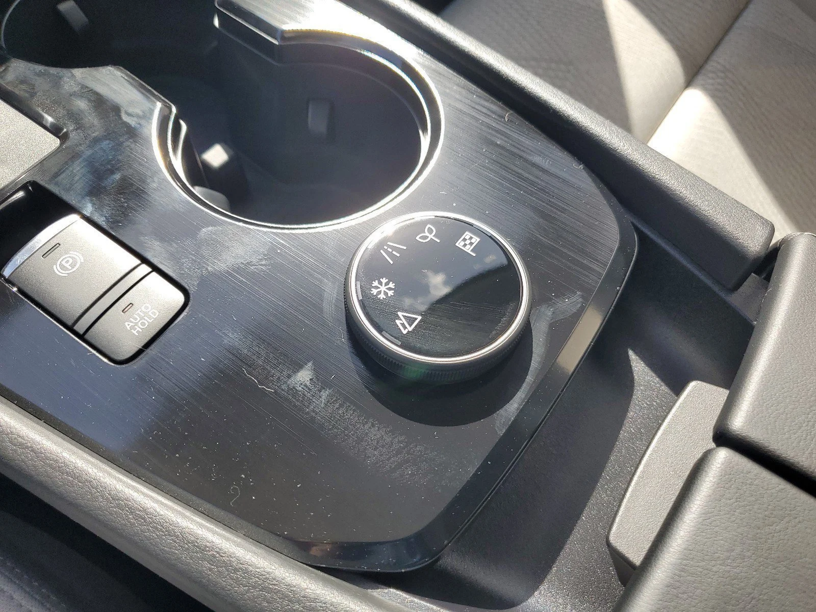 2025 Nissan Rogue SV - Photo 23