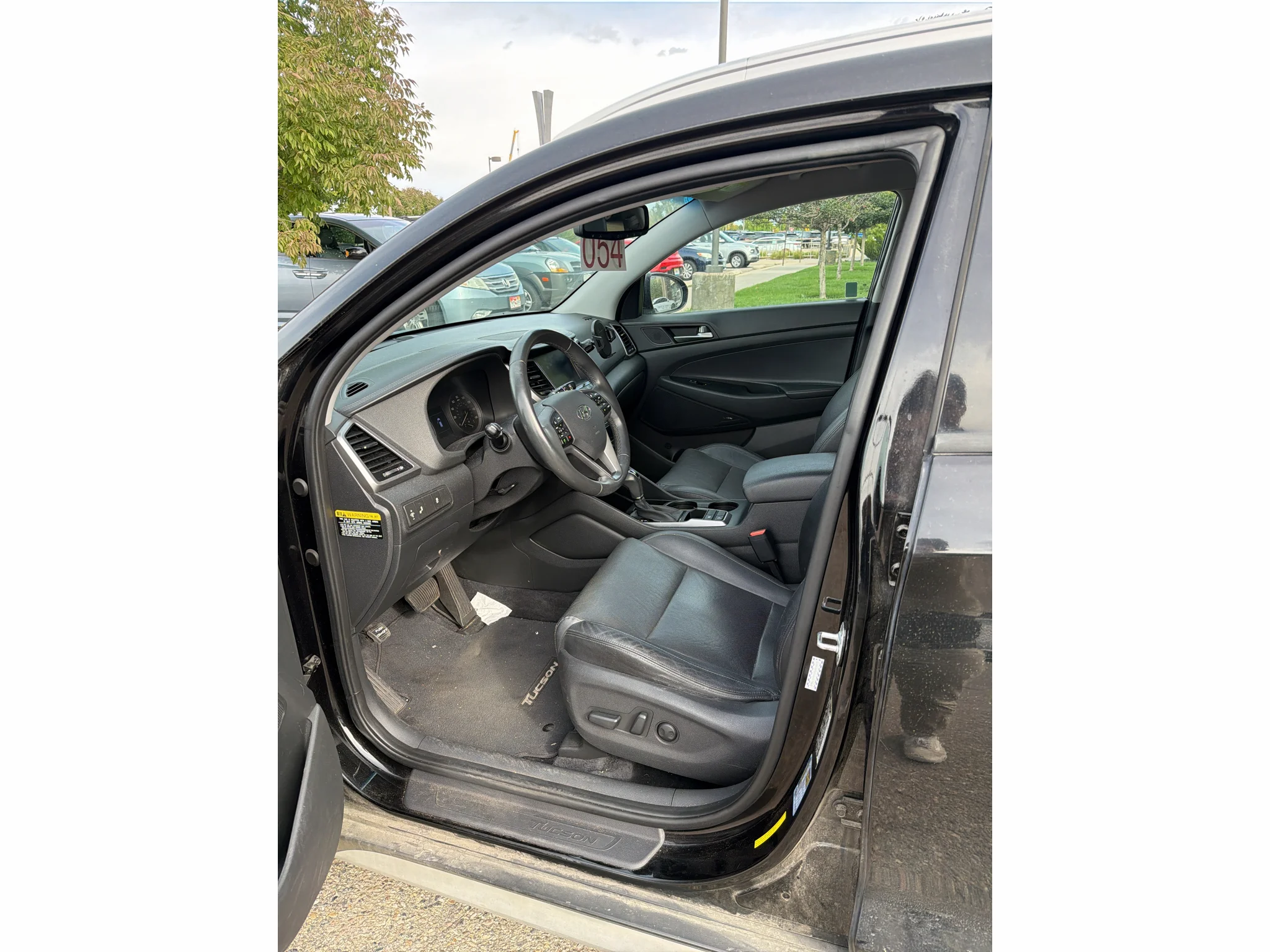 Used 2017 Black Noir Pearl Hyundai SE Plus image 5