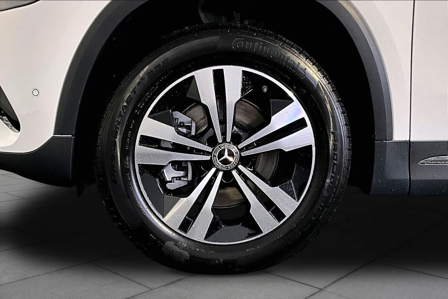 New 2026 Polar White Mercedes-Benz GLA 250 image 17