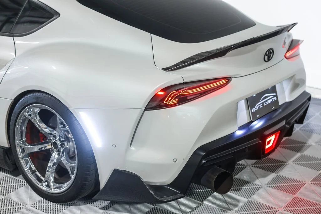 Used 2022 White Toyota 3.0 image 20