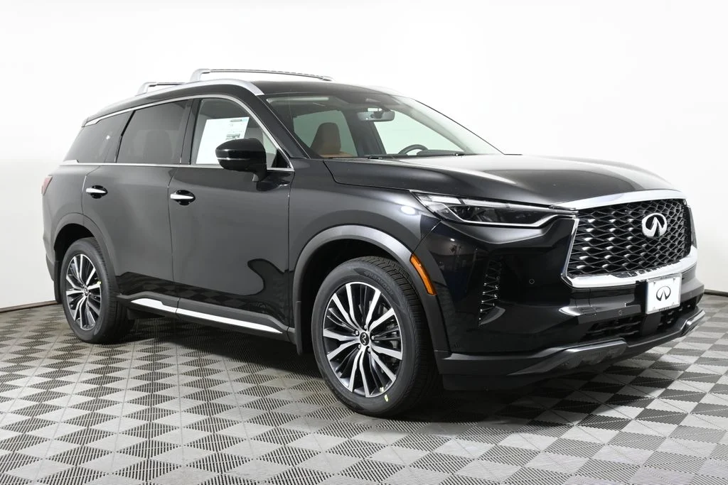 Used 2025 Black INFINITI Sensory image 8