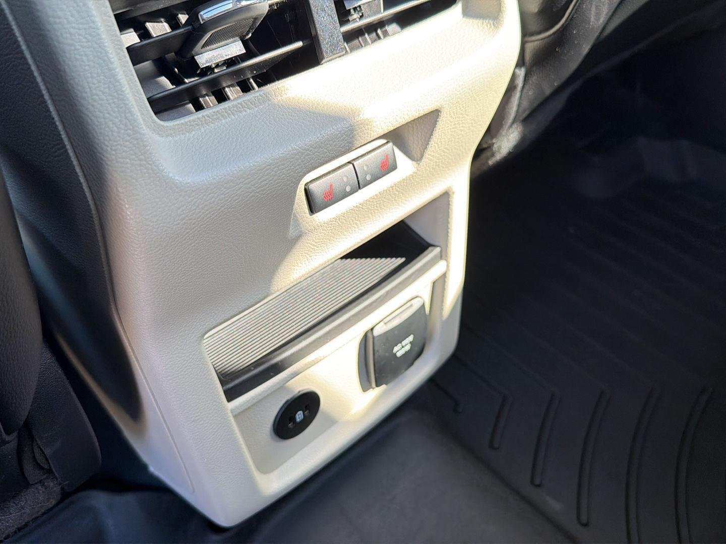 Used 2024 Star White Metallic Tri-Coat Ford Titanium image 12