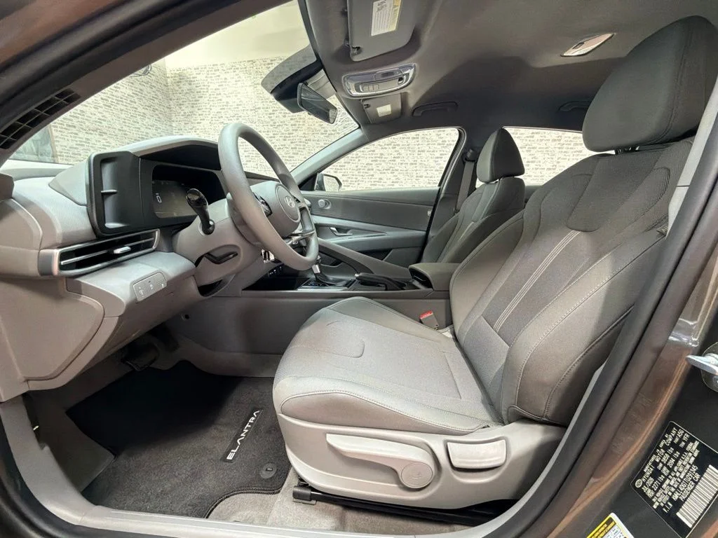 New 2026 Amazon Gray Hyundai SE image 21