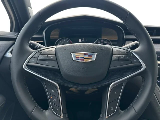 Used 2025 Silver Cadillac Premium Luxury image 22