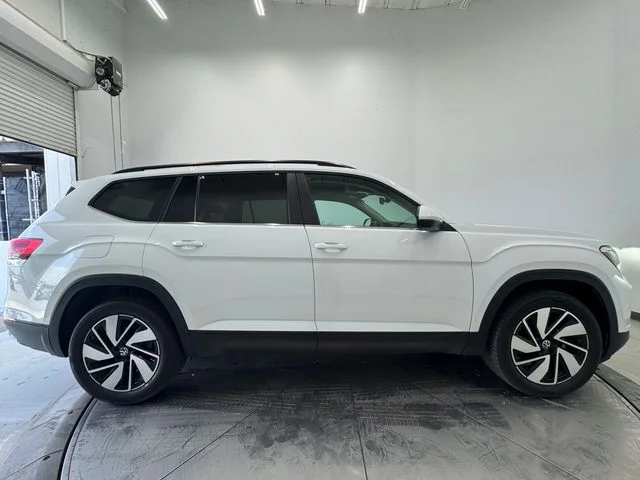 Used 2024 Pure White Volkswagen 2.0T SE w/Technology image 15