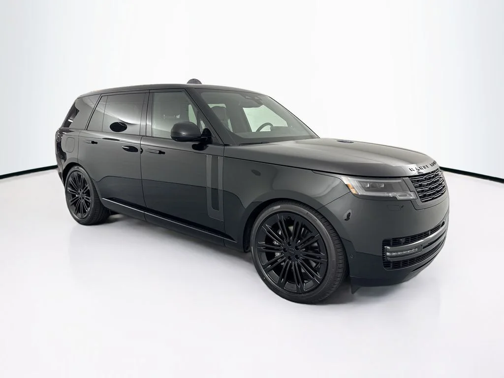 New 2026 Santorini Black Land Rover SE image 3