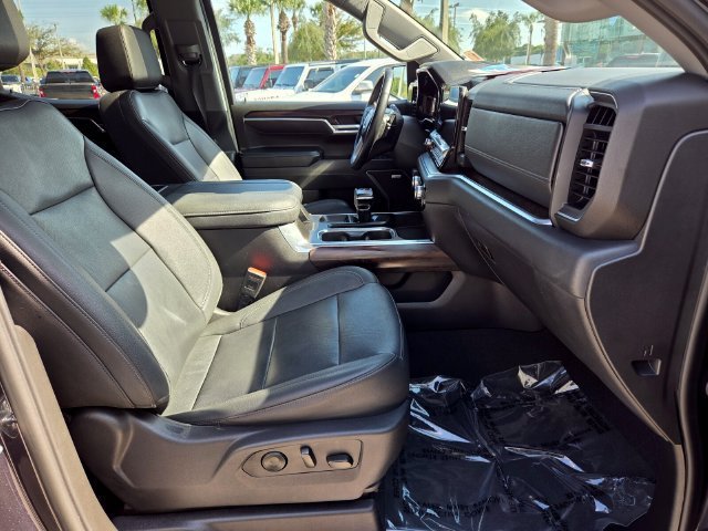 2024 GMC Sierra 1500 SLT - Photo 17