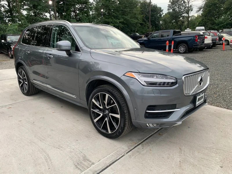 Used 2019 Gray Volvo T6 Inscription Sport Utility 4D image 13