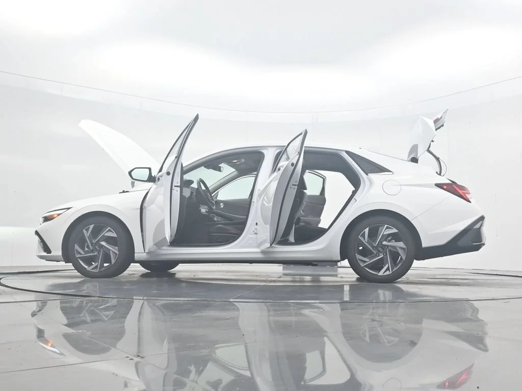 Used 2025 White Hyundai Limited image 44