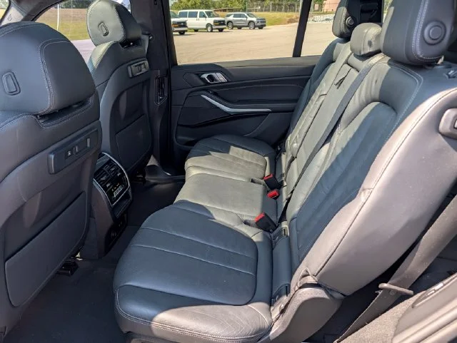 Used 2022 Black BMW xDrive40i image 24