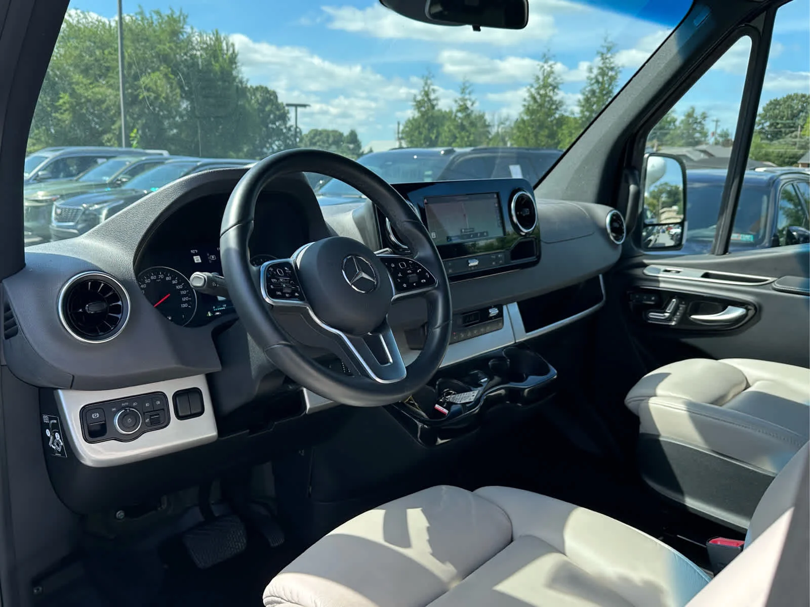 Used 2022 Obsidian Black Metallic Mercedes-Benz  image 9