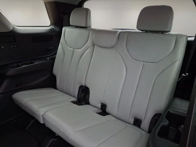 Used 2020 Silver Hyundai SEL image 11