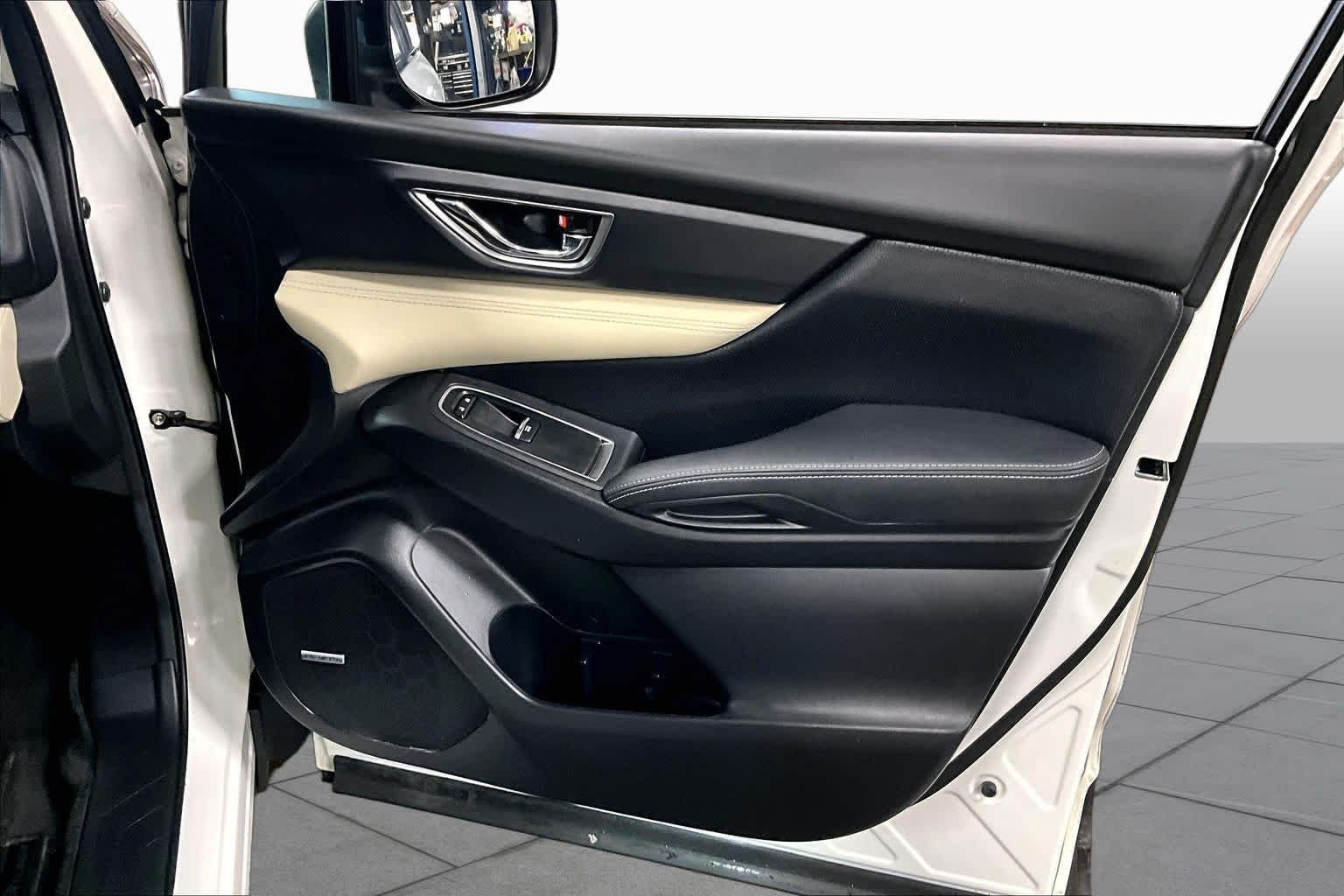 Used 2022 Crystal White Pearl Subaru Limited image 21