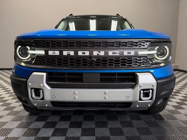 New 2025 Velocity Blue Metallic Ford Badlands® image 3
