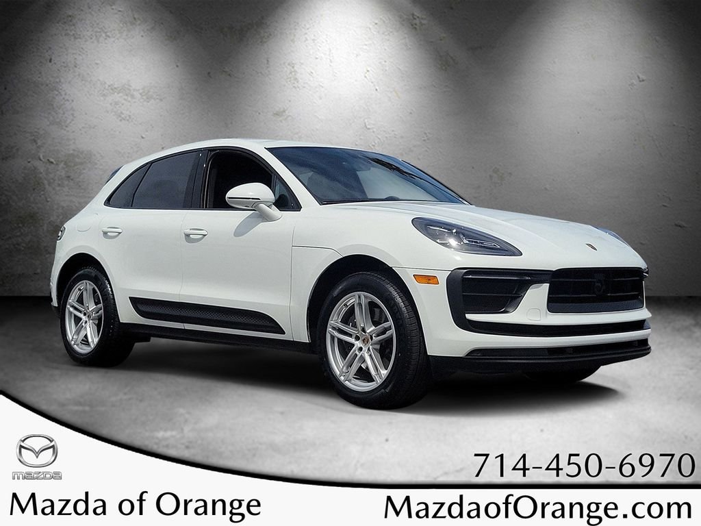 2024 Porsche Macan Base
