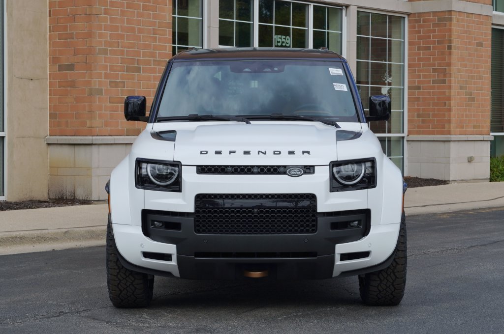 New 2026 Fuji White Land Rover OCTA image 4