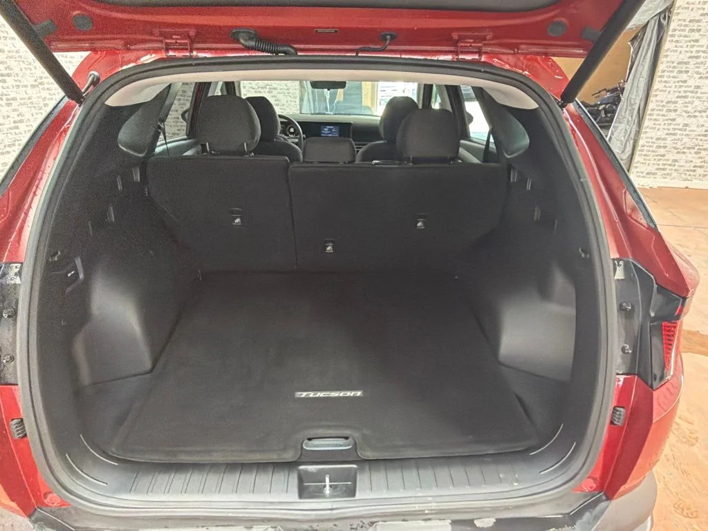 Used 2025 Ultimate Red Hyundai SEL image 13
